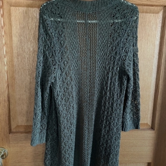 Maurice’s beautiful, green lightweight lace cardigan - Picture 2 of 4